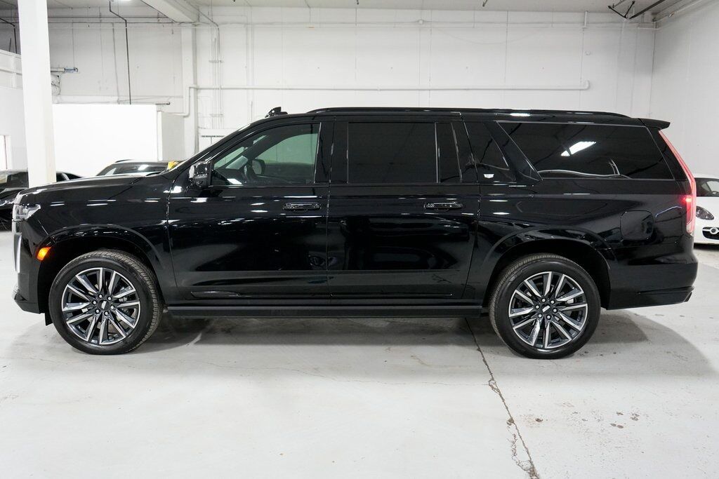 2022 Cadillac Escalade ESV Sport