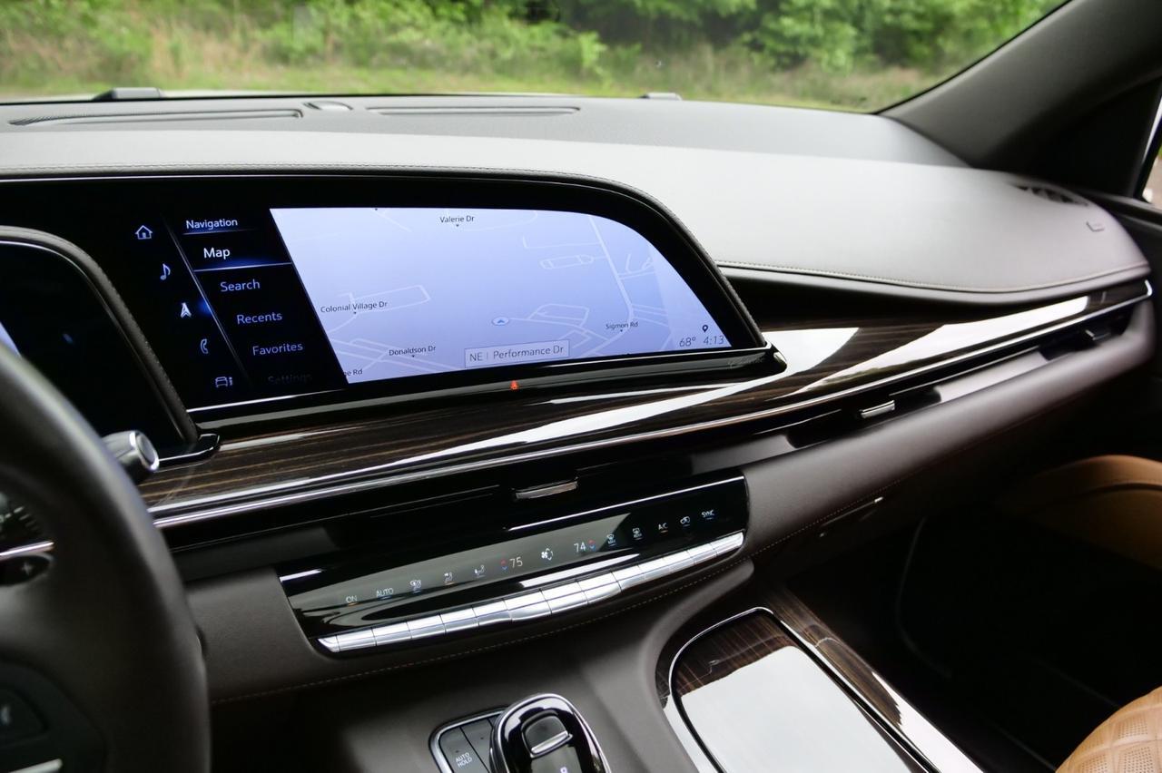 2022 Cadillac Escalade Sport 4WD / Touring Package / Night Vision! Lincolnton NC