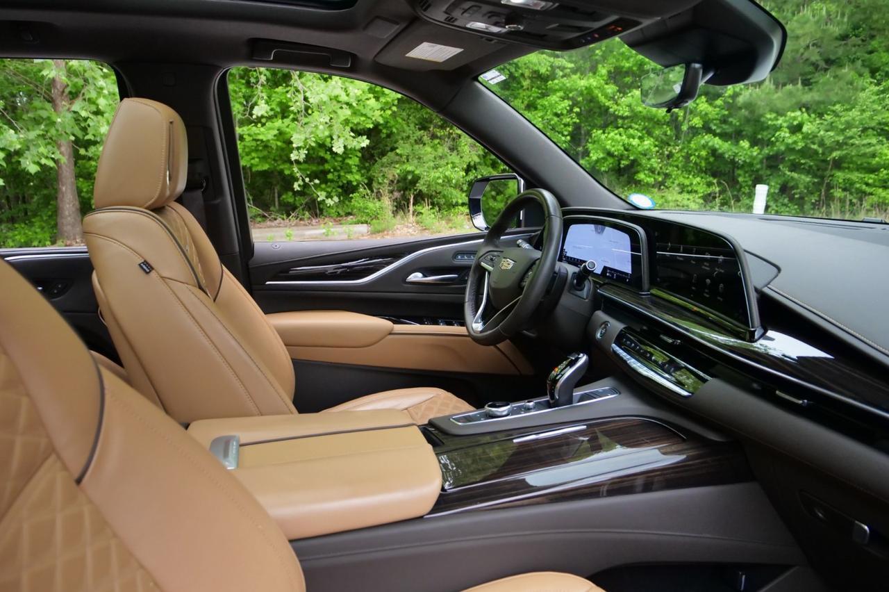 2022 Cadillac Escalade Sport 4WD / Touring Package / Night Vision! Lincolnton NC