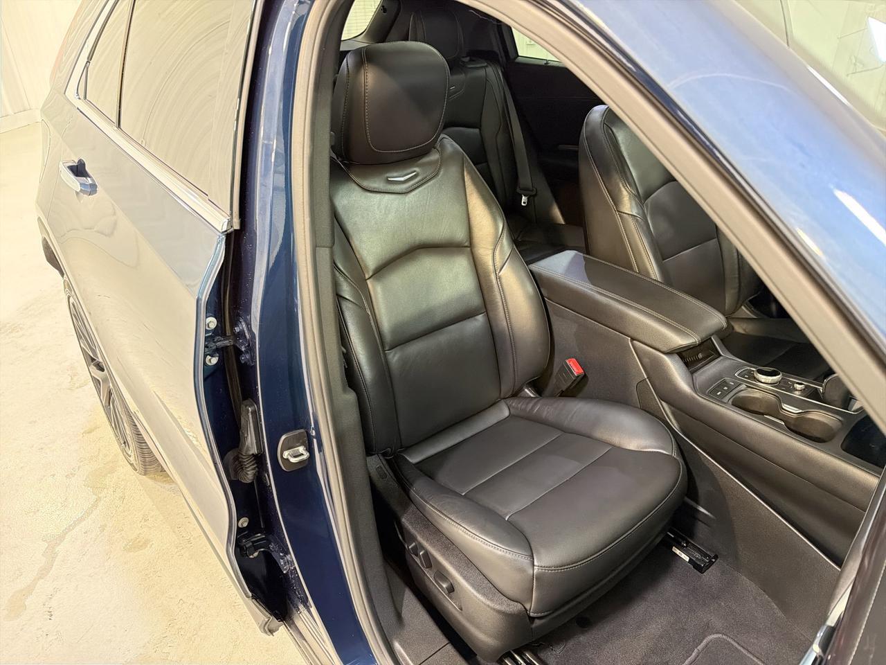 2022 Cadillac XT4 AWD Luxury San Antonio TX