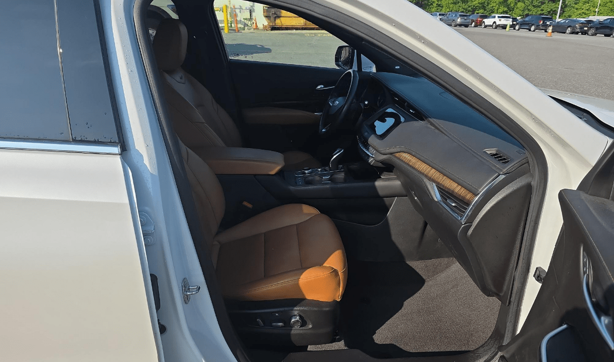 2022 Cadillac XT4 AWD Premium Luxury Knoxville TN