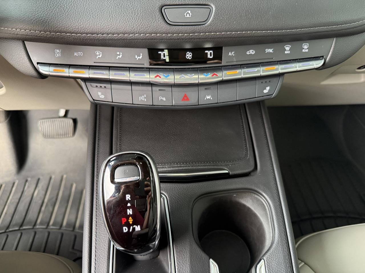 2022 Cadillac XT4 Premium Luxury photo 18