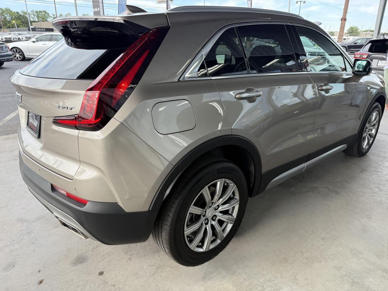 2022 Cadillac XT4 Premium Luxury photo 4