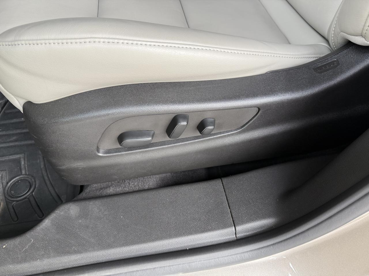 2022 Cadillac XT4 Premium Luxury photo 11