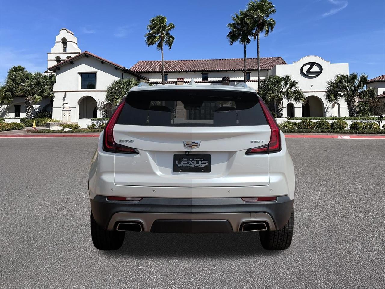 2022 Cadillac XT4 FWD Premium Luxury