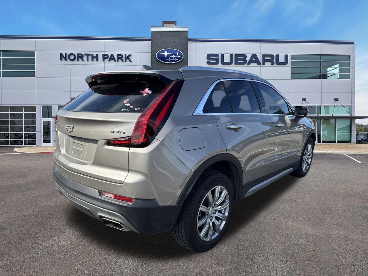 2022 Cadillac XT4 FWD Premium Luxury