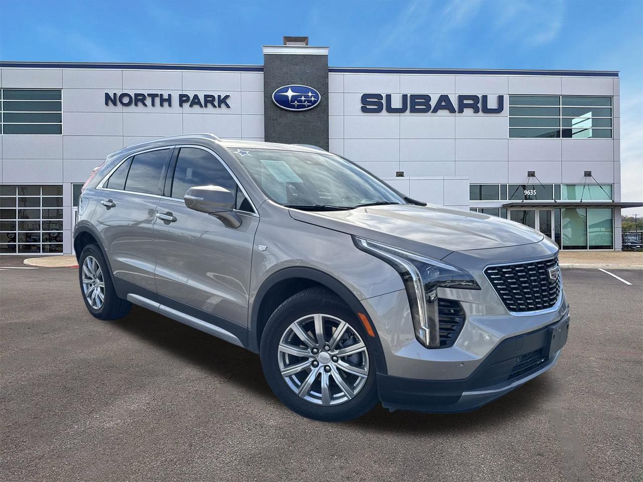 2022 Cadillac XT4 FWD Premium Luxury