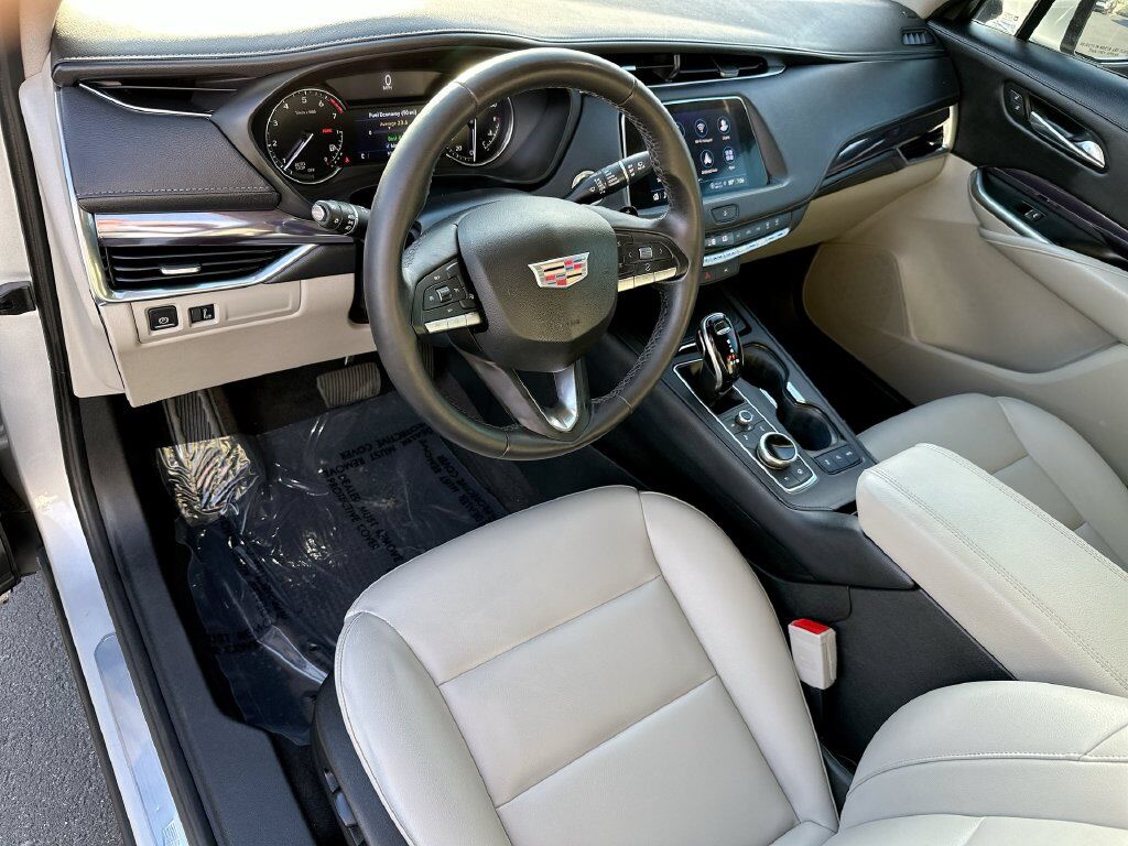 2022 Cadillac XT4 Luxury