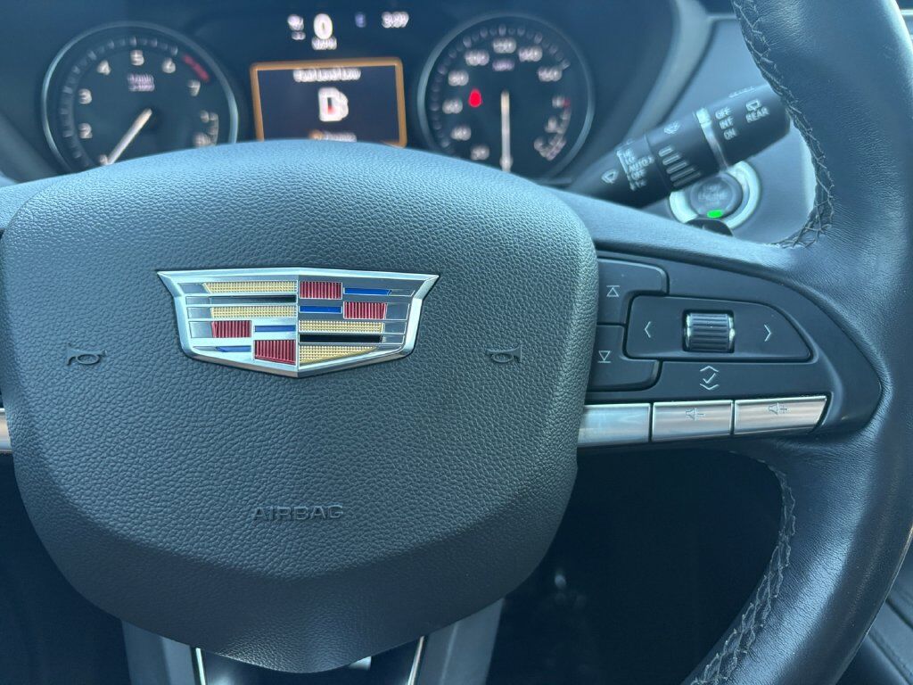 2022 Cadillac XT4 Premium Luxury Hondo TX