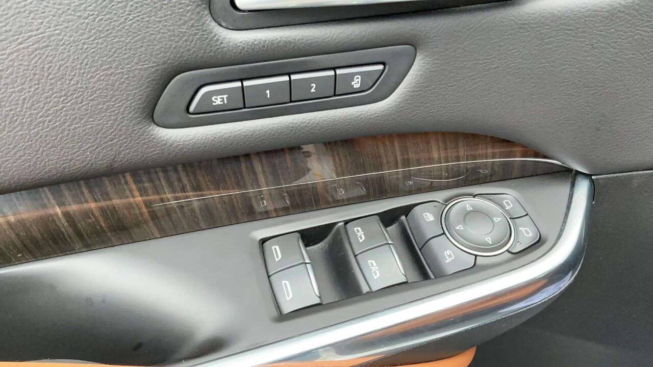 2022 Cadillac XT4 Premium Luxury 4x4 4dr Crossover Chesterfield MI