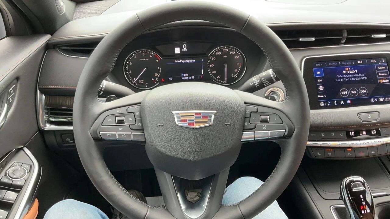 2022 Cadillac XT4 Premium Luxury 4x4 4dr Crossover Chesterfield MI