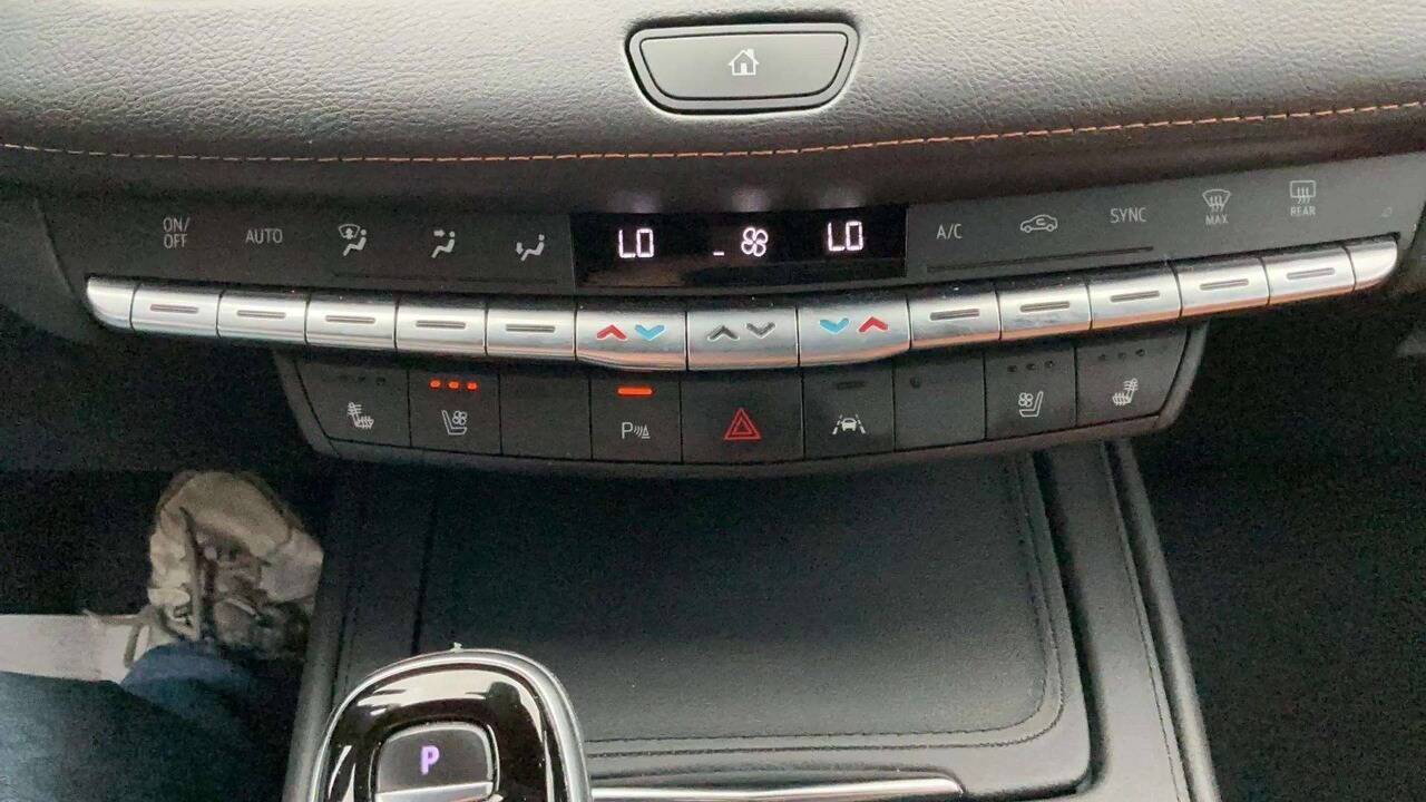 2022 Cadillac XT4 Premium Luxury 4x4 4dr Crossover Chesterfield MI