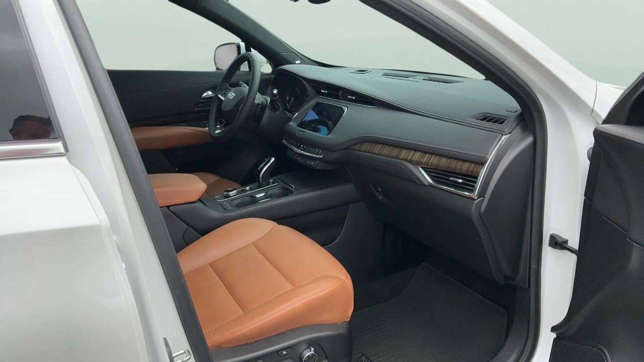 2022 Cadillac XT4 Premium Luxury 4x4 4dr Crossover Chesterfield MI
