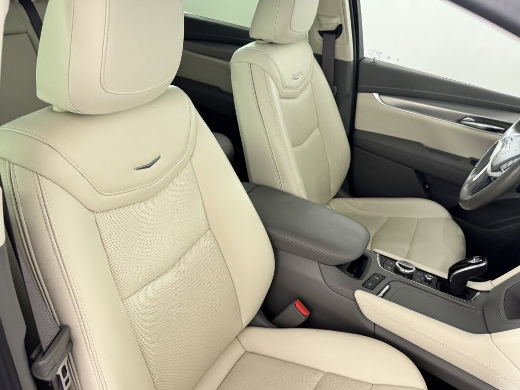 2022 Cadillac XT5 AWD Premium Luxury Maumee OH