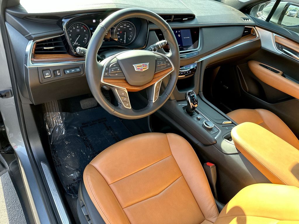 2022 Cadillac XT5 Premium Luxury