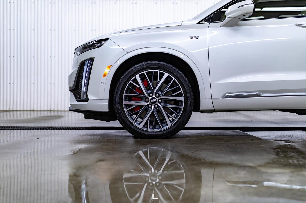 2022 Cadillac XT6 AWD Sport Leather Roof Nav BCam Red Deer AB