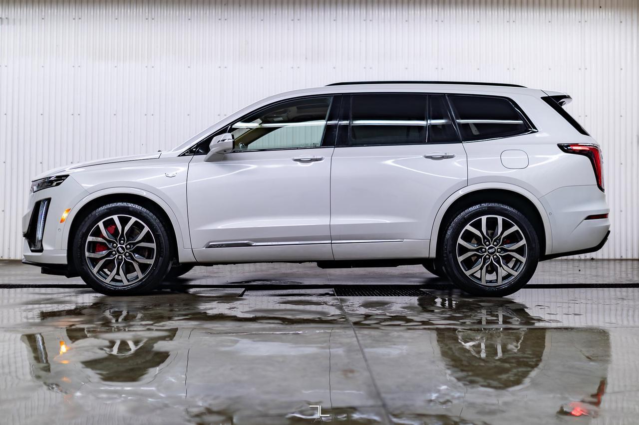 2022 Cadillac XT6 AWD Sport Leather Roof Nav BCam Red Deer AB