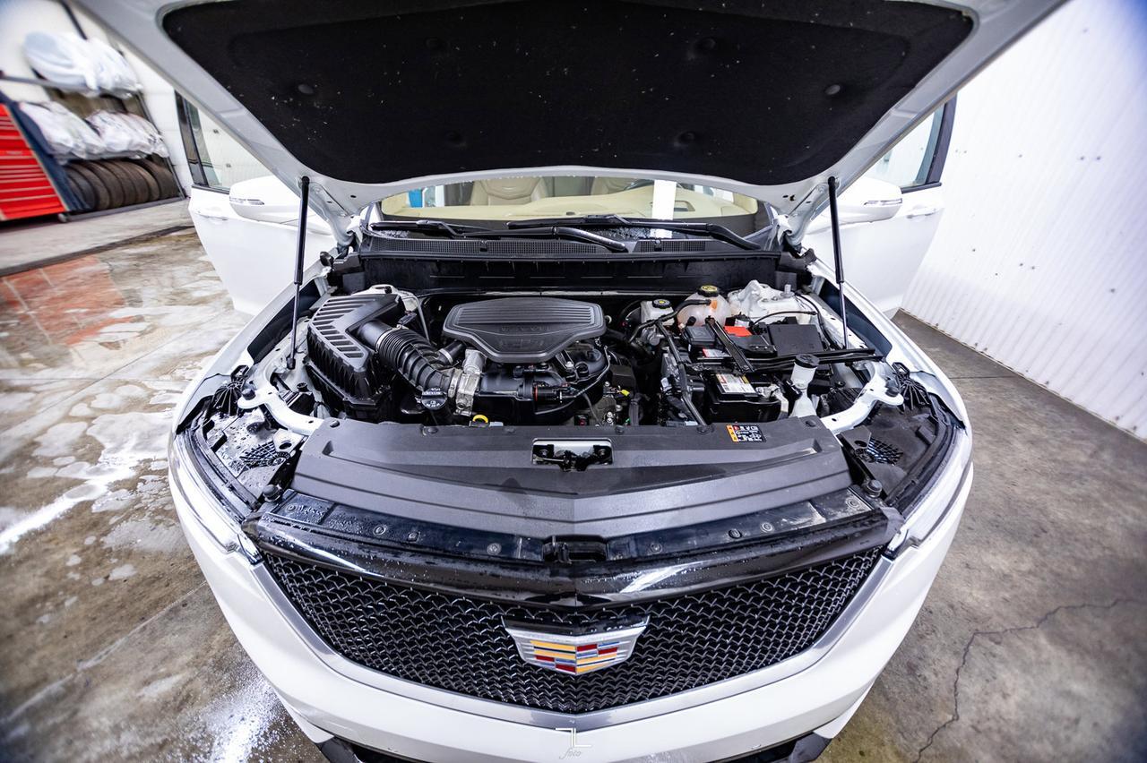 2022 Cadillac XT6 AWD Sport Leather Roof Nav BCam Red Deer AB