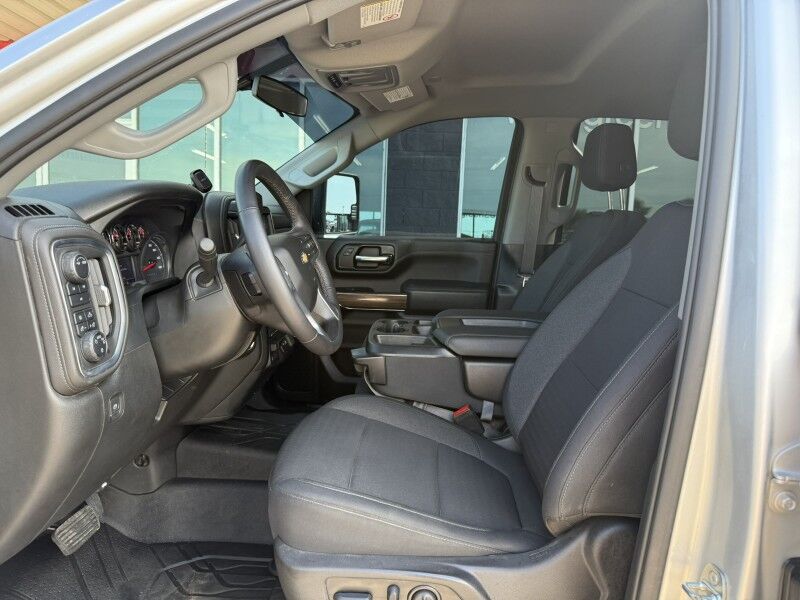 2022 Chevrolet 3500HD DRW 4x4 Diesel CM Flatbed 45k mi's LT Collinsville OK