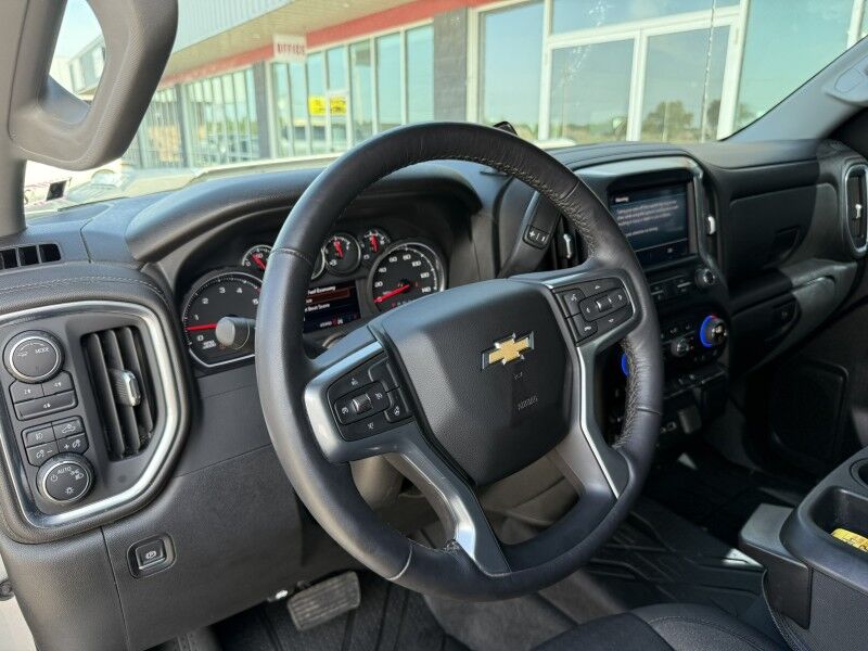 2022 Chevrolet 3500HD DRW 4x4 Diesel CM Flatbed 45k mi's LT Collinsville OK
