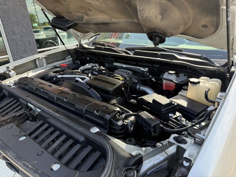 2022 Chevrolet 3500HD DRW 4x4 Diesel CM Flatbed 45k mi's LT Collinsville OK