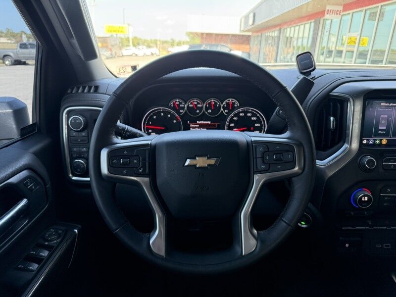 2022 Chevrolet 3500HD DRW 4x4 Diesel CM Flatbed 45k mi's LT Collinsville OK