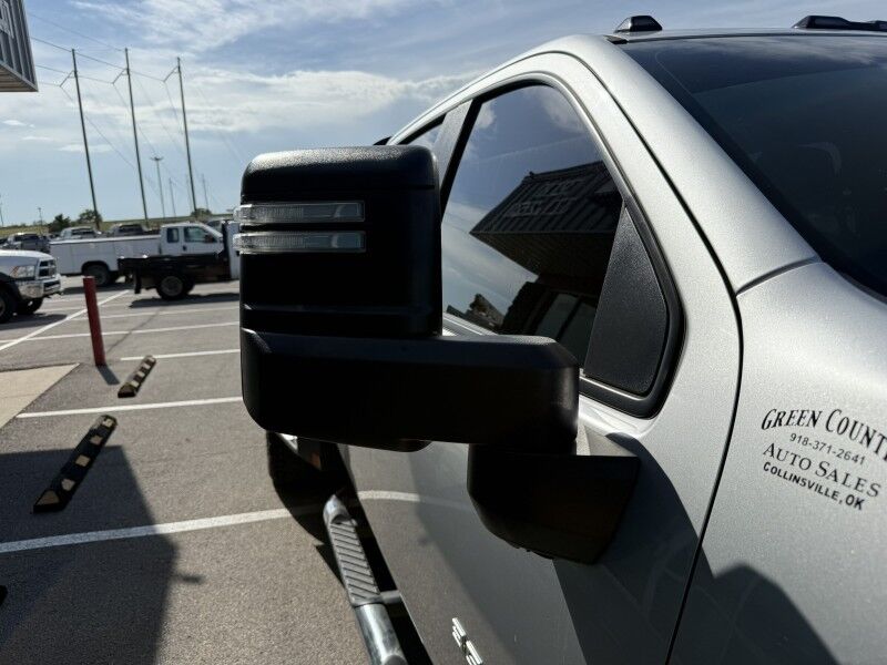 2022 Chevrolet 3500HD DRW 4x4 Diesel CM Flatbed 45k mi's LT Collinsville OK