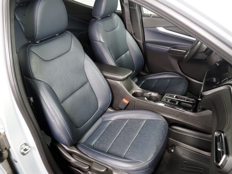 2022 Chevrolet Bolt EUV LT *DRIVER CONFIDENCE PKG, COMFORT PKG, CONVENIENCE PKG, SAFETY ALERTS, LEATHER, CLIMATE SEATS, HEATED STEERING, DC FAST CHARGE, REMOTE START, WIRELESS CHARGING, ANDROID & APPLE