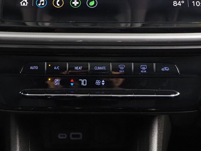 2022 Chevrolet Bolt EUV LT *DRIVER CONFIDENCE PKG, SAFETY ALERTS, BACKUP-CAMERA, 10.2 INCH COLOR TOUCHSCREEN, CRUISE CONTROL, REMOTE START, DC FAST CHARGE, BLUETOOTH, WIRELESS CHARGING, APPLE CARPLAY Round Rock TX