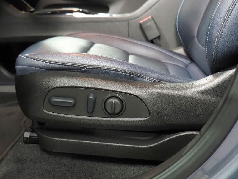 2022 Chevrolet Bolt EUV Premier *PANORAMA MOONROOF, NAVIGATION, ADAPTIVE CRUISE, SAFETY ALERTS, 360 VIEW CAMERAS, 10.2 INCH COLOR TOUCHSCREEN, LEATHER, CLIMATE SEATS, HEATED STEERING, REMOTE START, BOSE, WIRELESS CHARGING, APPLE CARPLAY Round Rock TX