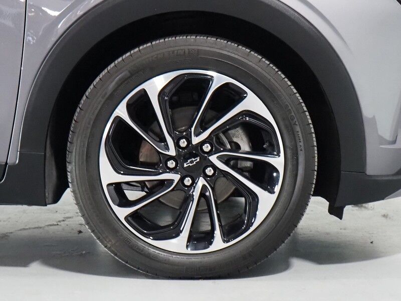 2022 Chevrolet Bolt EUV Premier *PANORAMA MOONROOF, NAVIGATION, ADAPTIVE CRUISE, SAFETY ALERTS, 360 VIEW CAMERAS, 10.2 INCH COLOR TOUCHSCREEN, LEATHER, CLIMATE SEATS, HEATED STEERING, REMOTE START, BOSE, WIRELESS CHARGING, APPLE CARPLAY Round Rock TX