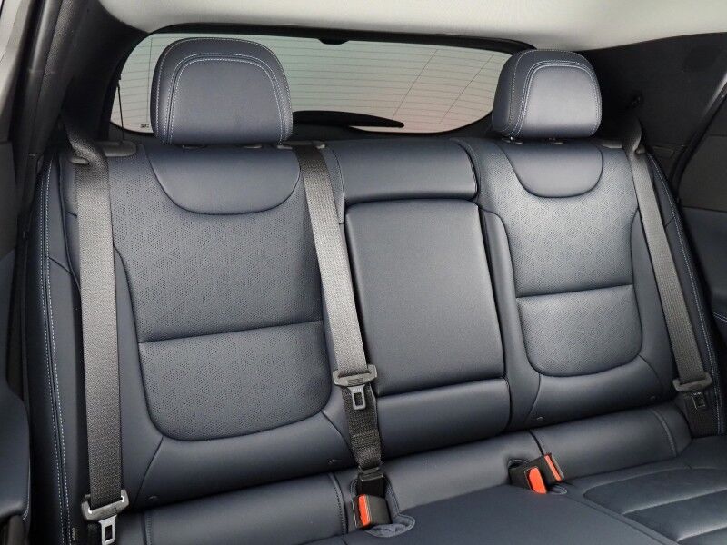 2022 Chevrolet Bolt EUV Premier *PANORAMA MOONROOF, NAVIGATION, ADAPTIVE CRUISE, SAFETY ALERTS, 360 VIEW CAMERAS, 10.2 INCH COLOR TOUCHSCREEN, LEATHER, CLIMATE SEATS, HEATED STEERING, REMOTE START, BOSE, WIRELESS CHARGING, APPLE CARPLAY Round Rock TX