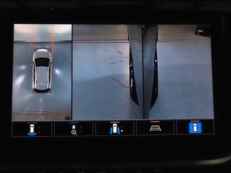 2022 Chevrolet Bolt EUV Premier *PANORAMA MOONROOF, NAVIGATION, ADAPTIVE CRUISE, SAFETY ALERTS, 360 VIEW CAMERAS, 10.2 INCH COLOR TOUCHSCREEN, LEATHER, CLIMATE SEATS, HEATED STEERING, REMOTE START, BOSE, WIRELESS CHARGING, APPLE CARPLAY Round Rock TX