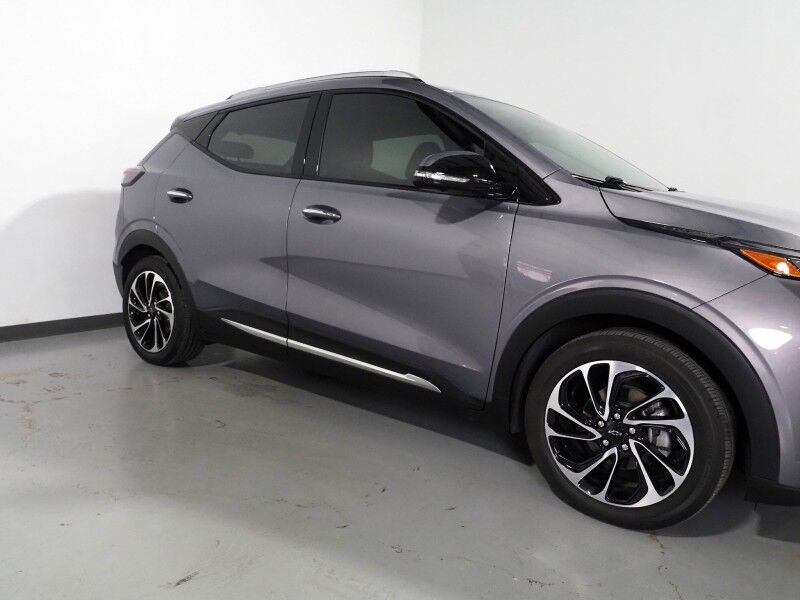 2022 Chevrolet Bolt EUV Premier *PANORAMA MOONROOF, NAVIGATION, ADAPTIVE CRUISE, SAFETY ALERTS, 360 VIEW CAMERAS, 10.2 INCH COLOR TOUCHSCREEN, LEATHER, CLIMATE SEATS, HEATED STEERING, REMOTE START, BOSE, WIRELESS CHARGING, APPLE CARPLAY Round Rock TX