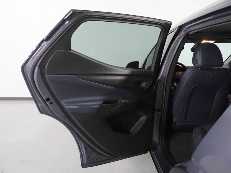 2022 Chevrolet Bolt EUV Premier *PANORAMA MOONROOF, NAVIGATION, ADAPTIVE CRUISE, SAFETY ALERTS, 360 VIEW CAMERAS, 10.2 INCH COLOR TOUCHSCREEN, LEATHER, CLIMATE SEATS, HEATED STEERING, REMOTE START, BOSE, WIRELESS CHARGING, APPLE CARPLAY Round Rock TX