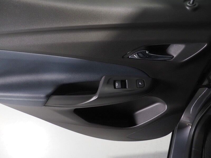 2022 Chevrolet Bolt EUV Premier *PANORAMA MOONROOF, NAVIGATION, ADAPTIVE CRUISE, SAFETY ALERTS, 360 VIEW CAMERAS, 10.2 INCH COLOR TOUCHSCREEN, LEATHER, CLIMATE SEATS, HEATED STEERING, REMOTE START, BOSE, WIRELESS CHARGING, APPLE CARPLAY Round Rock TX