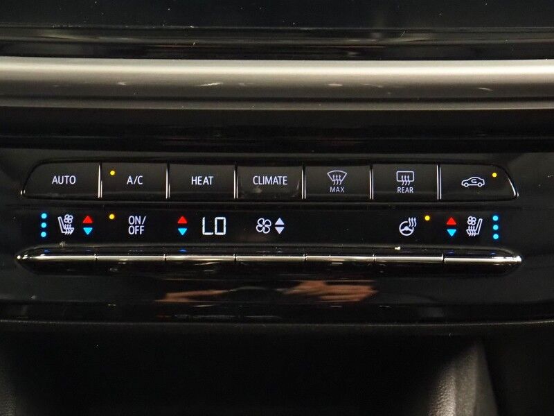 2022 Chevrolet Bolt EUV Premier *PANORAMA MOONROOF, NAVIGATION, ADAPTIVE CRUISE, SAFETY ALERTS, 360 VIEW CAMERAS, 10.2 INCH COLOR TOUCHSCREEN, LEATHER, CLIMATE SEATS, HEATED STEERING, REMOTE START, BOSE, WIRELESS CHARGING, APPLE CARPLAY Round Rock TX