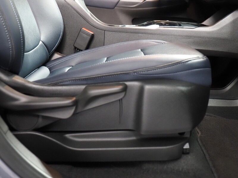 2022 Chevrolet Bolt EUV Premier *PANORAMA MOONROOF, NAVIGATION, ADAPTIVE CRUISE, SAFETY ALERTS, 360 VIEW CAMERAS, 10.2 INCH COLOR TOUCHSCREEN, LEATHER, CLIMATE SEATS, HEATED STEERING, REMOTE START, BOSE, WIRELESS CHARGING, APPLE CARPLAY Round Rock TX