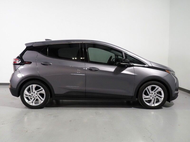 2022 Chevrolet Bolt EV 1LT (65 kWh Battery - 260 Mile Range) *10.2 INCH COLOR TOUCHSCREEN, LANE DEPARTURE ALERT, COLLISION ALERT w/BRAKING, BACKUP-CAMERA, CRUISE CONTROL, REMOTE START, DC FAST CHARGE, APPLE CARPLAY