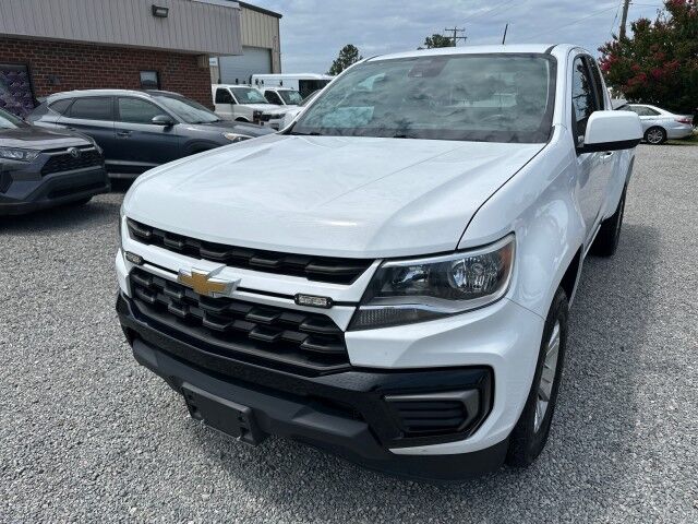 2022 Chevrolet Colorado Extended Cab LT Pickup w/ Hard Tonneau Cover