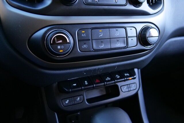 2022 Chevrolet Colorado Z71 4X4 / Heated Seats / Wireless Charging! High Point NC