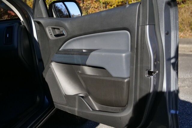 2022 Chevrolet Colorado Z71 4X4 / Heated Seats / Wireless Charging! High Point NC