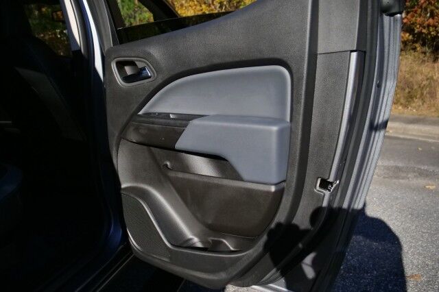 2022 Chevrolet Colorado Z71 4X4 / Heated Seats / Wireless Charging! High Point NC