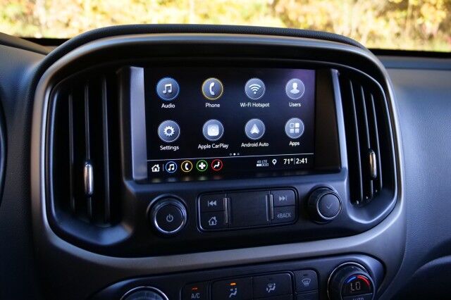 2022 Chevrolet Colorado Z71 4X4 / Heated Seats / Wireless Charging! High Point NC