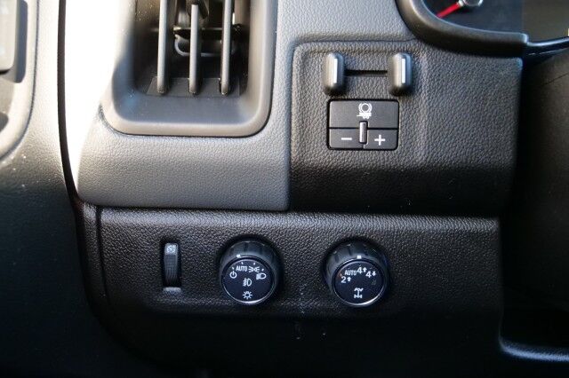 2022 Chevrolet Colorado Z71 4X4 / Heated Seats / Wireless Charging! High Point NC