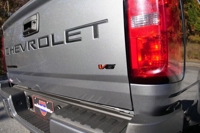 2022 Chevrolet Colorado Z71 4X4 / Heated Seats / Wireless Charging! High Point NC