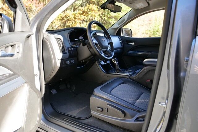 2022 Chevrolet Colorado Z71 4X4 / Heated Seats / Wireless Charging! High Point NC