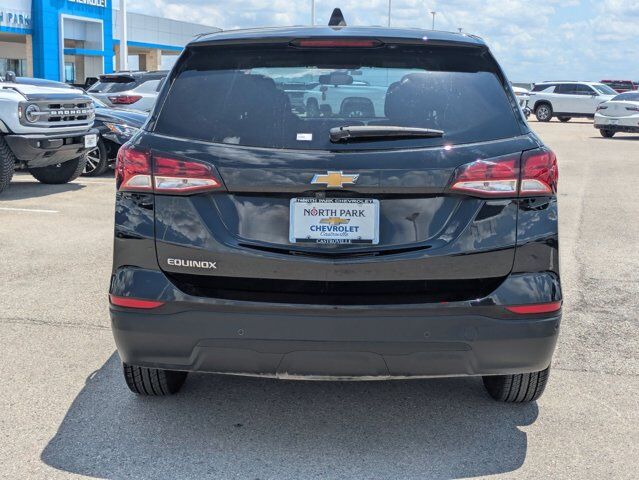 2022 Chevrolet Equinox LS Castroville TX