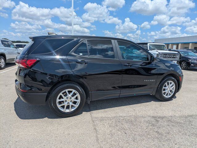 2022 Chevrolet Equinox LS Castroville TX