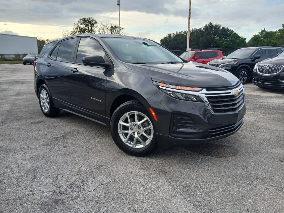 2022 Chevrolet Equinox LS Sport Utility 4D